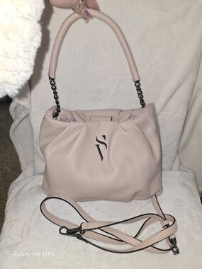Vera Wang Soft Blush Pink Shoulder Bag with Chain Accent
